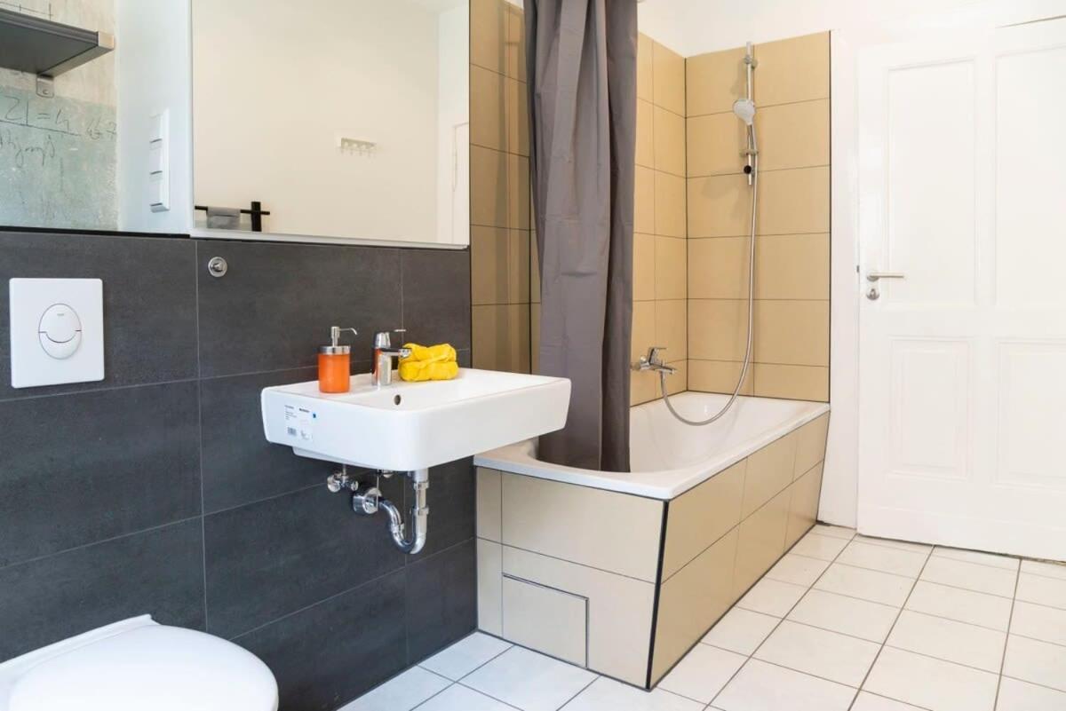 Shabby Chic Plus Self Checkin And Free Street Parking Berlin Extérieur photo